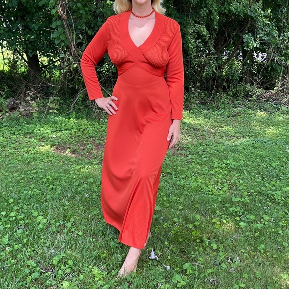 Vintage union made rust Orange Long Sleeve V-Neck Gown for Weddings large - Picture 13 of 14